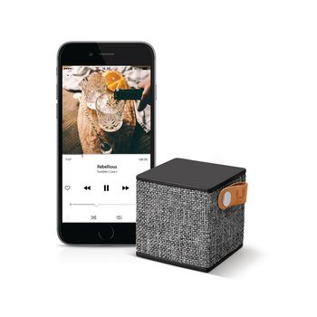1RB1000CC Bluetooth-speaker rockbox cube fabriq edition 3 w concrete In gebruik foto
