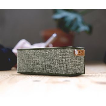 1RB3000AR Bluetooth-speaker rockbox brick fabriq edition 12 w army In gebruik foto