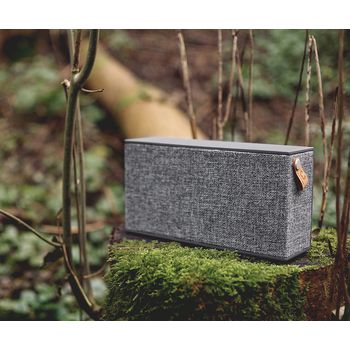 1RB5000CC Bluetooth-speaker rockbox chunk fabriq edition 20 w concrete In gebruik foto
