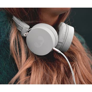 3HP100CL Caps headset on-ear 3.5 mm ingebouwde microfoon 1.2 m cloud In gebruik foto