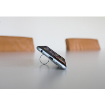CL-SFH10 Selfie-ring smartphone-houder wit In gebruik foto