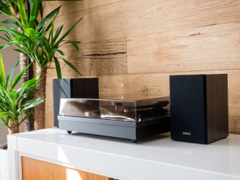 LS-300BK Platenspeler met bluetooth® en twee externe luidsprekers zwart Product foto