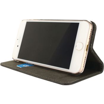 MOB-22706 Smartphone premium magnet book case apple iphone 7 / apple iphone 8 zwart In gebruik foto
