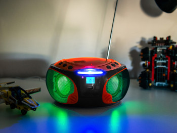 SCD-550RD Scd-550rd draagbare fm-radio cd/mp3/usb/bluetooth-speler® met led-verlichting rood Product foto