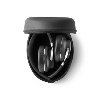 SWHPBT300B Hoofdtelefoon over-ear bluetooth 1.2 m zwart In gebruik foto