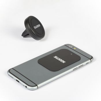 SWUMSPM200BK Universeel smartphonehouder ventilatierooster auto zwart In gebruik foto